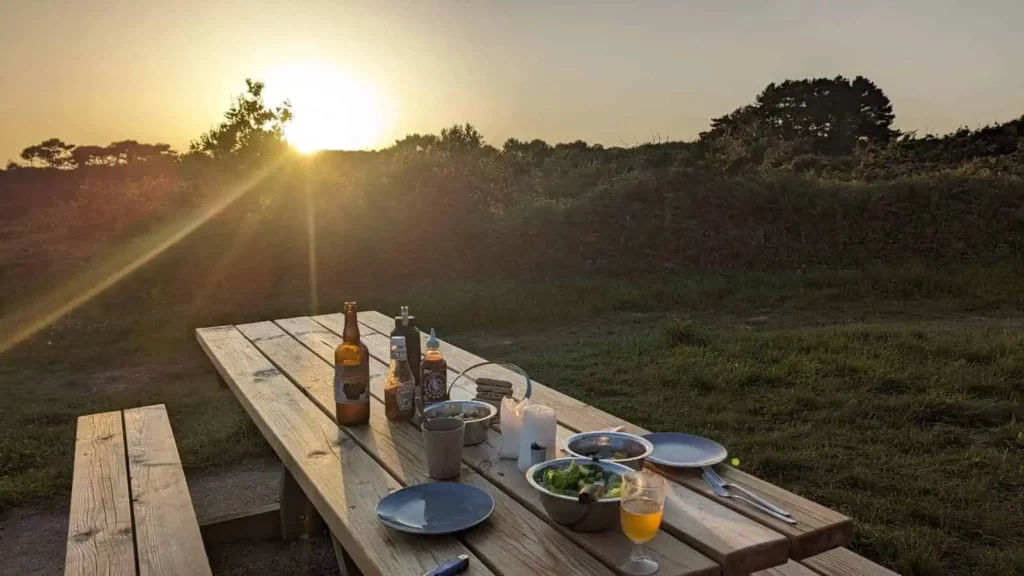 Petit pique-nique sur la presqu'île de Crozon en Bretagne
