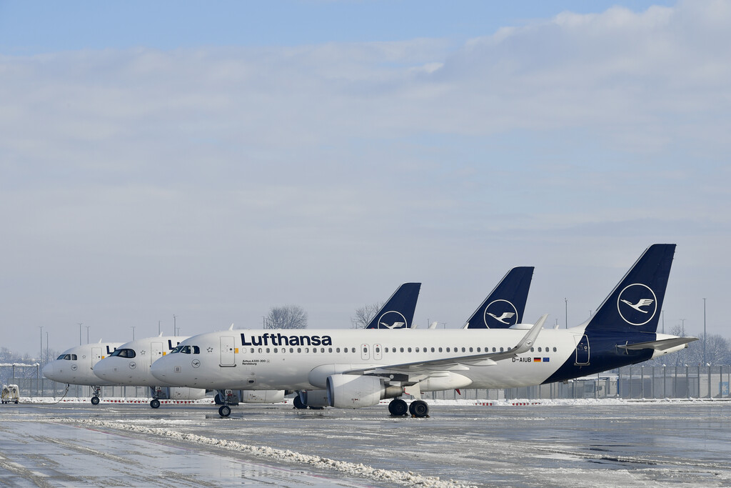 Winterdienst Winterimpressionen Flughafen München